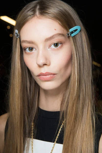 Look 15